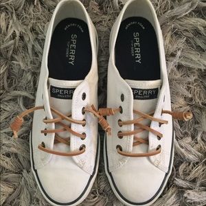 White sperrys